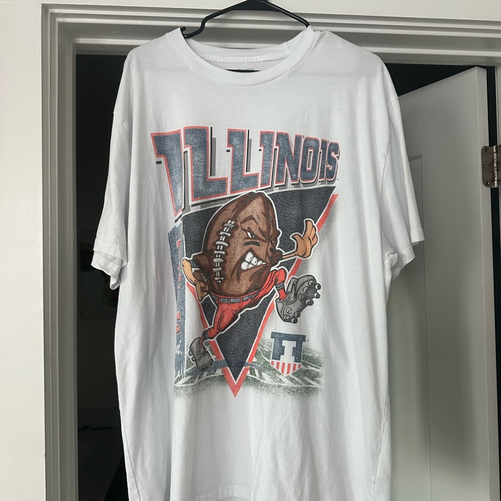Hollister Illinois Graphic T-Shirt
